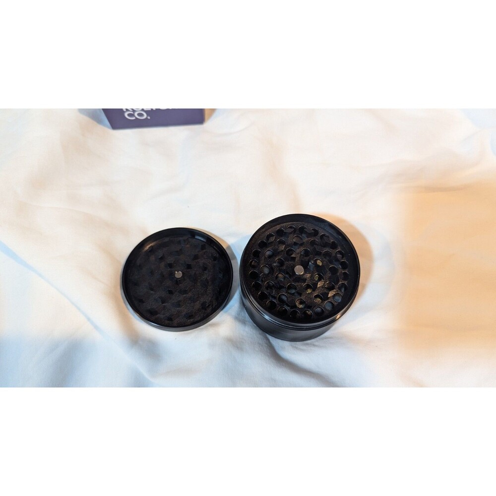 Kool Kulture 4 Layer LARGE Portable  Grinder Herb & Spice Tobacco Grinder - Picture 2 of 4